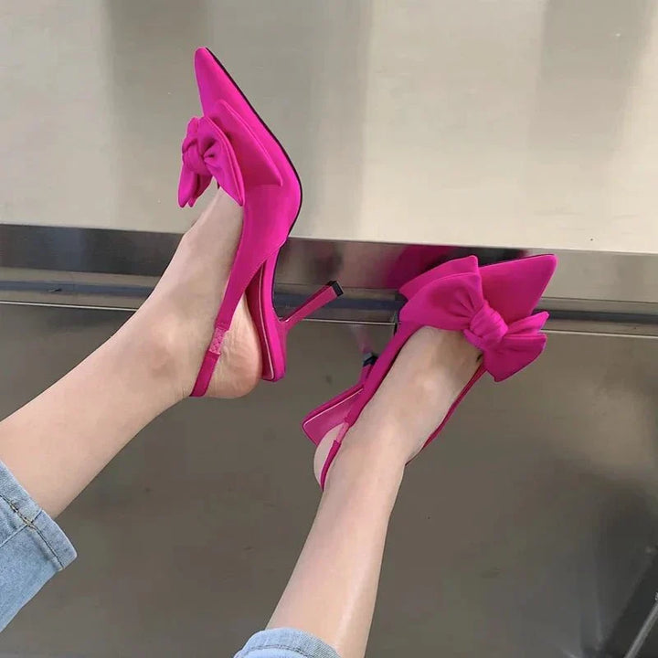 Zapatos de tacón elegantes para mujer con lazo decorativo. Perfectos para fiesta, oficina o verano.