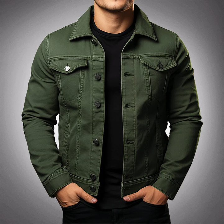 Chaqueta vaquera de hombre con cuello polo elegante. Denim casual ligera azul para primavera y otoño.