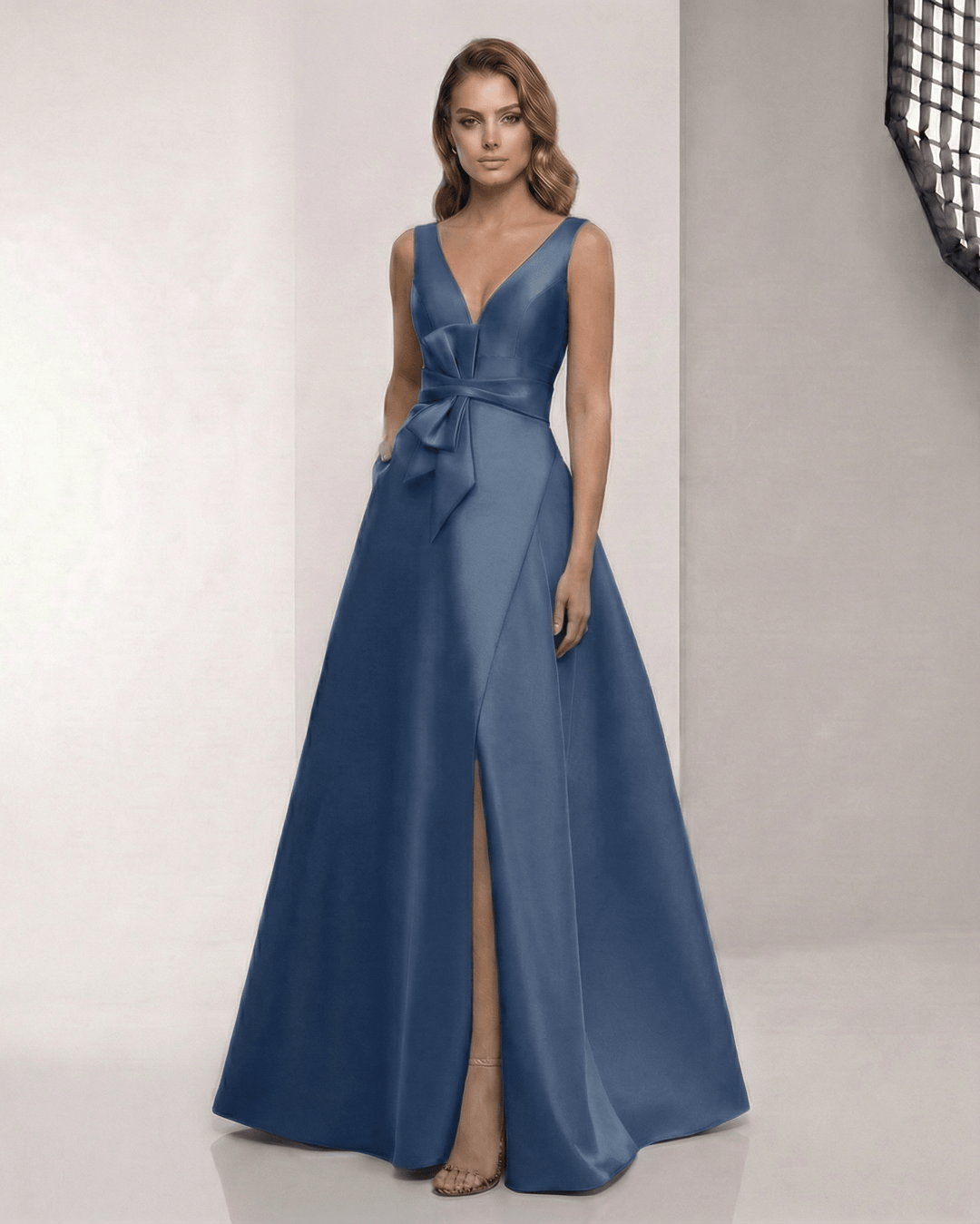 Vestido maxi azul marino de noche para mujer, elegante y sin mangas. Ideal para ocasiones especiales.