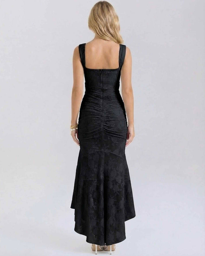 Vestido maxi negro jacquard con patrón, cuello cuadrado y diseño sin mangas para fiestas formales de mujer.