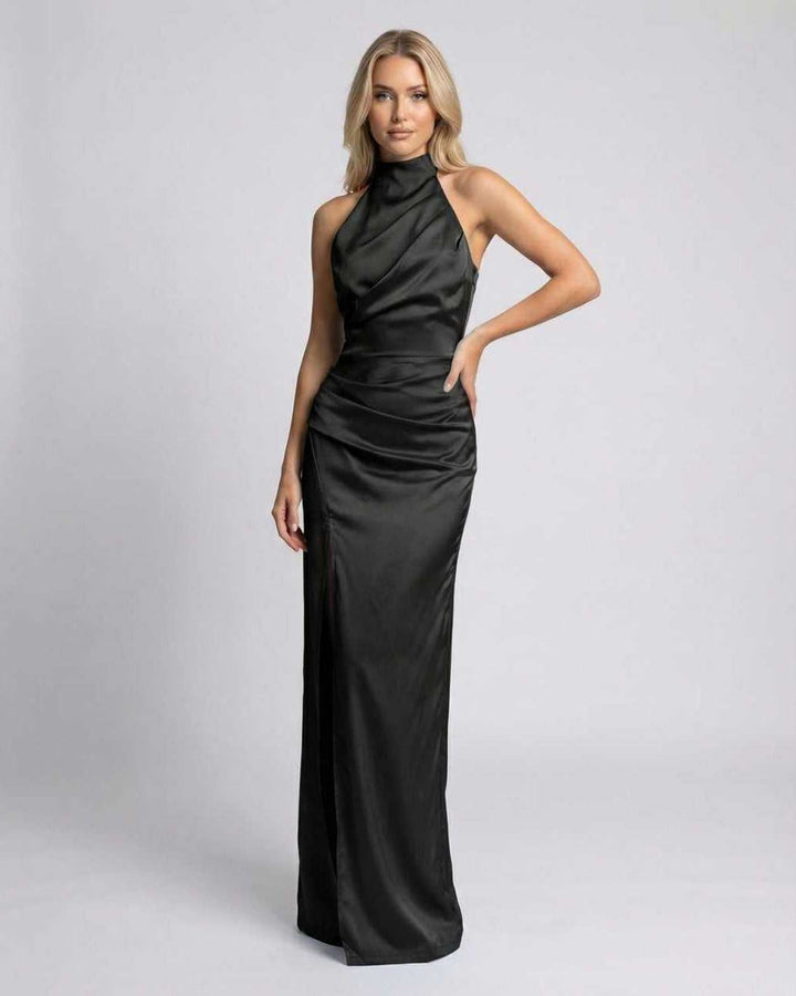 Vestido maxi negro halter elegante para mujer, ideal para fiestas y eventos de noche formales.