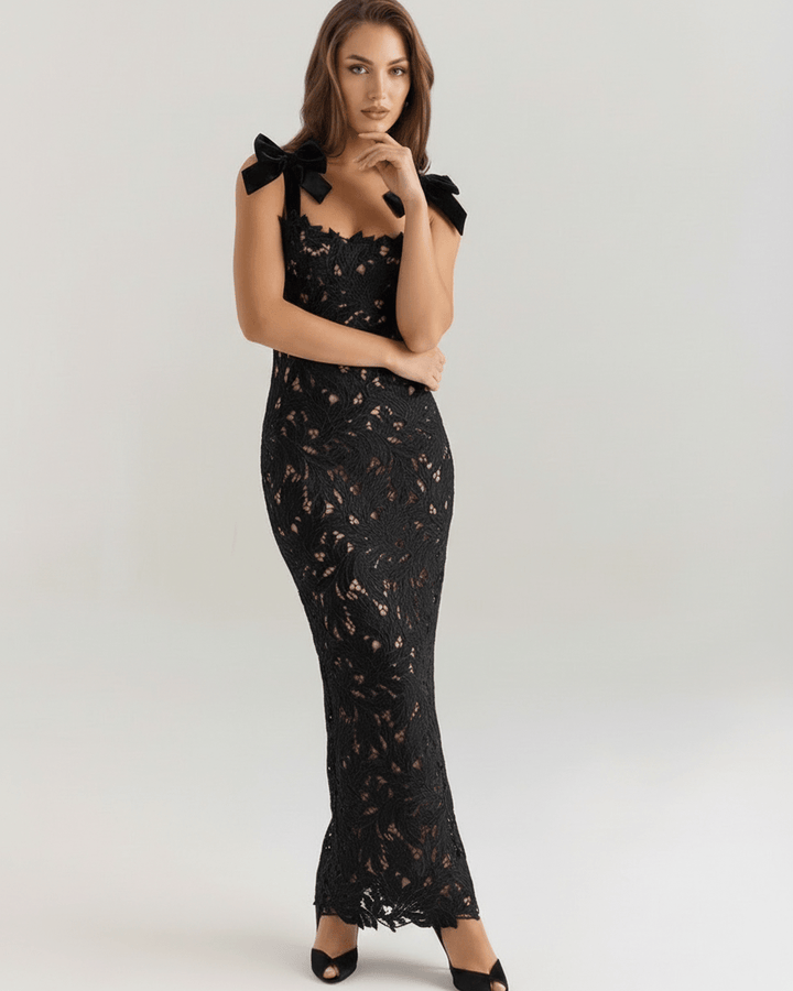 Vestido maxi de noche para mujer, diseño fluido con escote cuadrado, ideal para galas y fiestas.