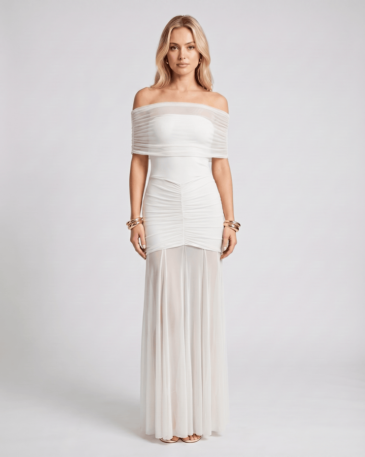 Moda femenina: vestido maxi con escote off-shoulder, elegancia para cualquier evento.