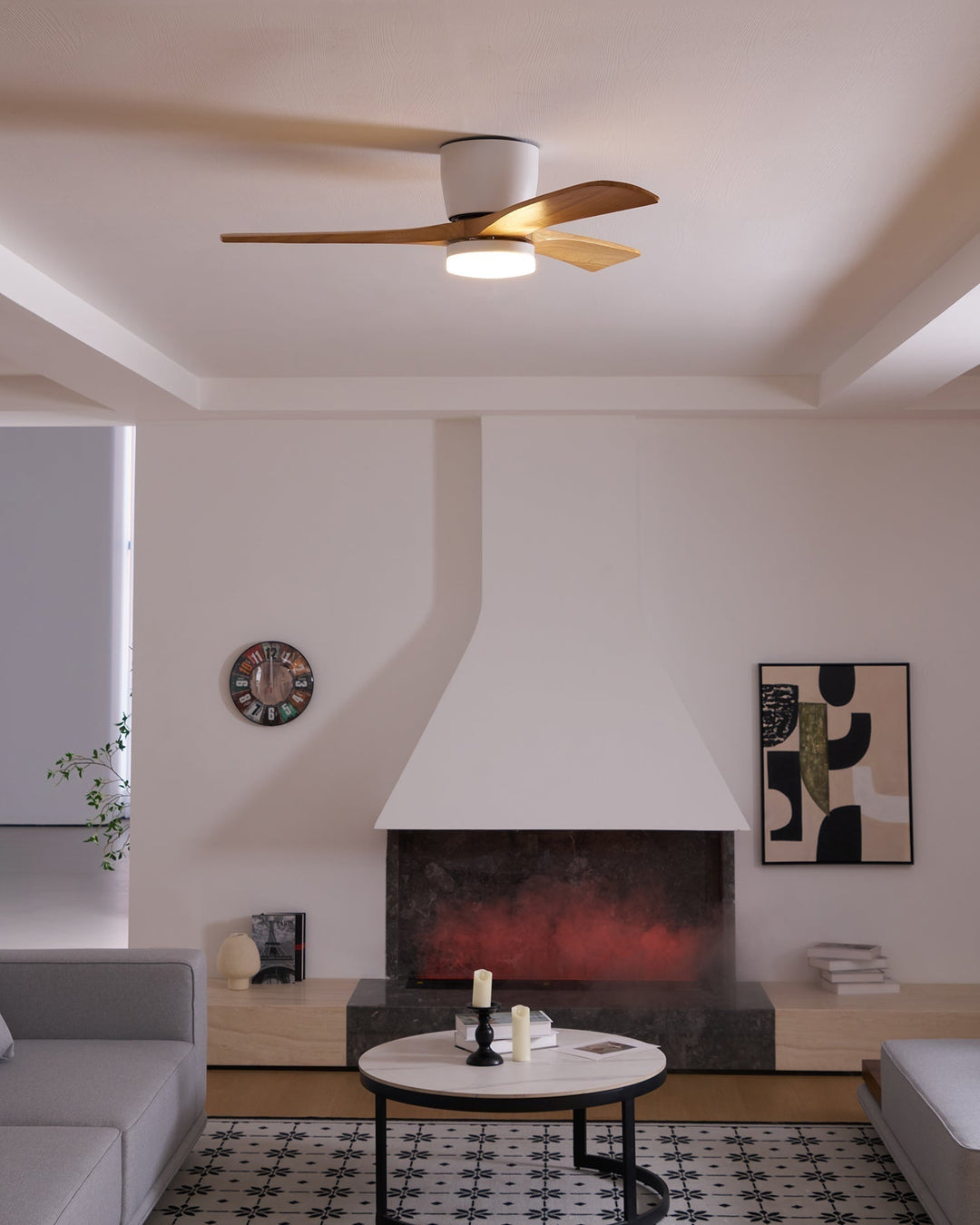 Ventilador de techo LED blanco, con detalles en madera, estilo nórdico, y control remoto.