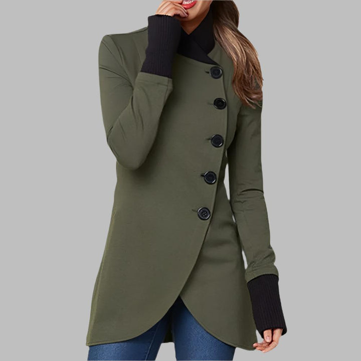 Moderna chaqueta de invierno acolchada con capucha para mujer. Confortable y perfecta para el clima frío.