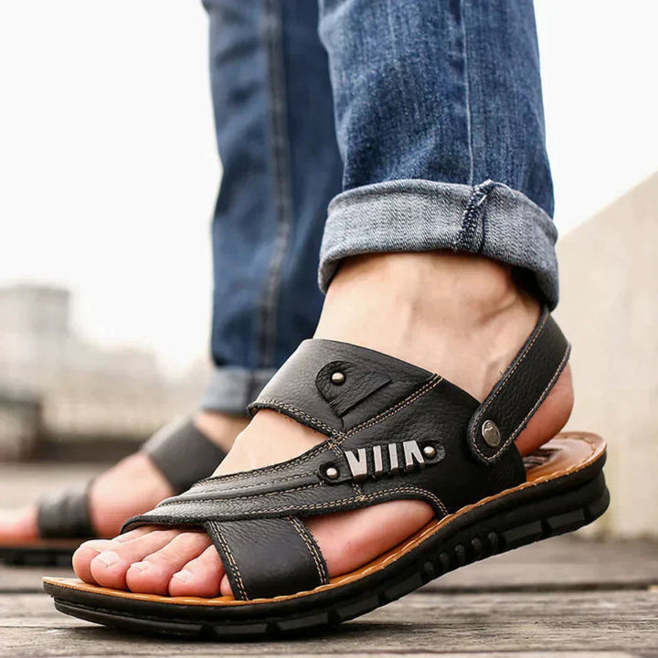 Sandalias masculinas con características ortopédicas, estilo actual y confort superior para uso diario.