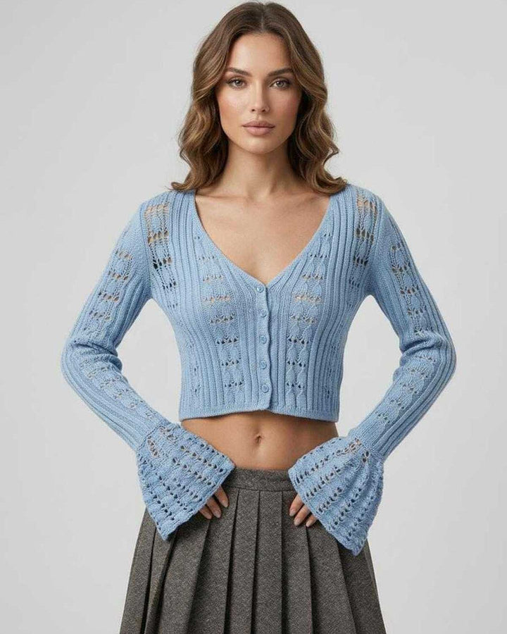 Cardigan azul de punto corto para mujer. Manga larga, escote en V, estilo versátil para otoño/invierno.