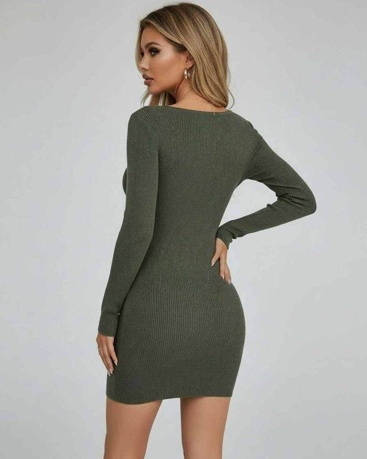 Vestido ajustado mini mujer con manga larga, cuello semi-abierto y cintura alta, estilo moderno.