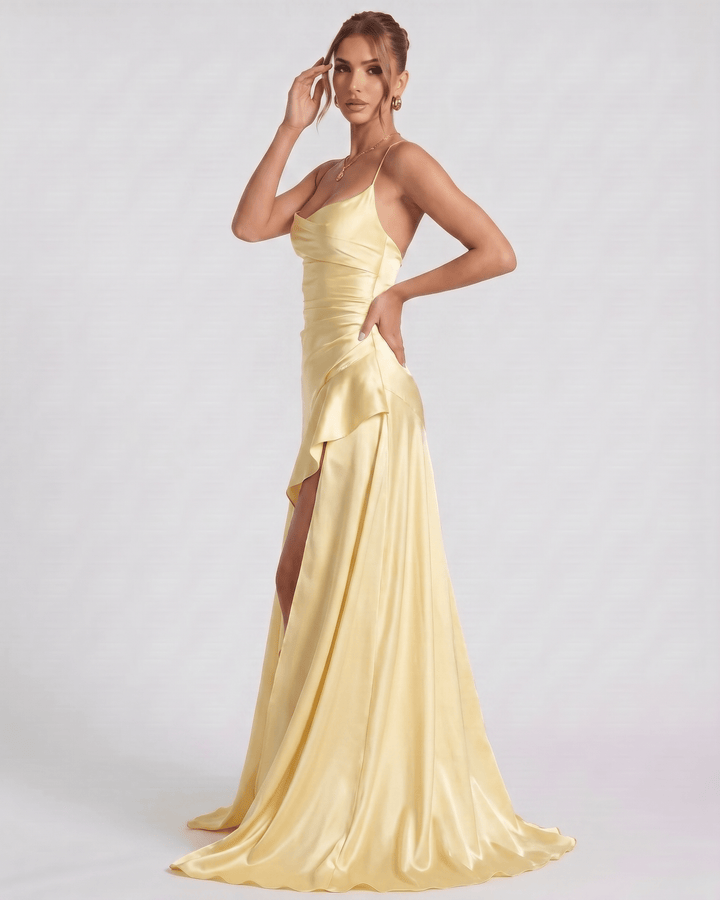 Vestido formal de mujer, maxi, cuello descolgado, ideal para lucir en verano.