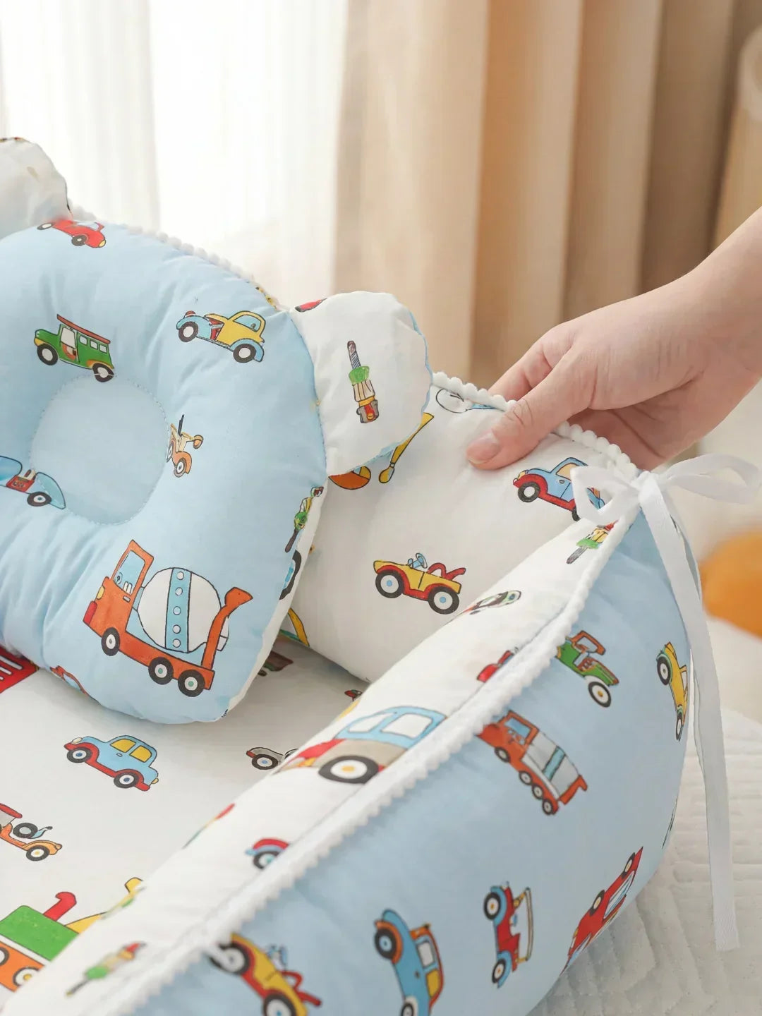 Nido extralargo con cojín cervical para recién nacidos. Cuna portátil de algodón para sueño seguro.