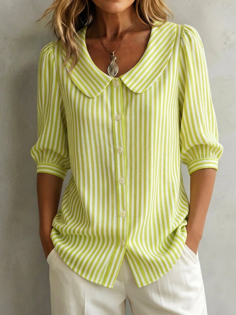 Camisa roja de algodón a rayas para mujer con botones. Moda femenina cómoda y versátil.