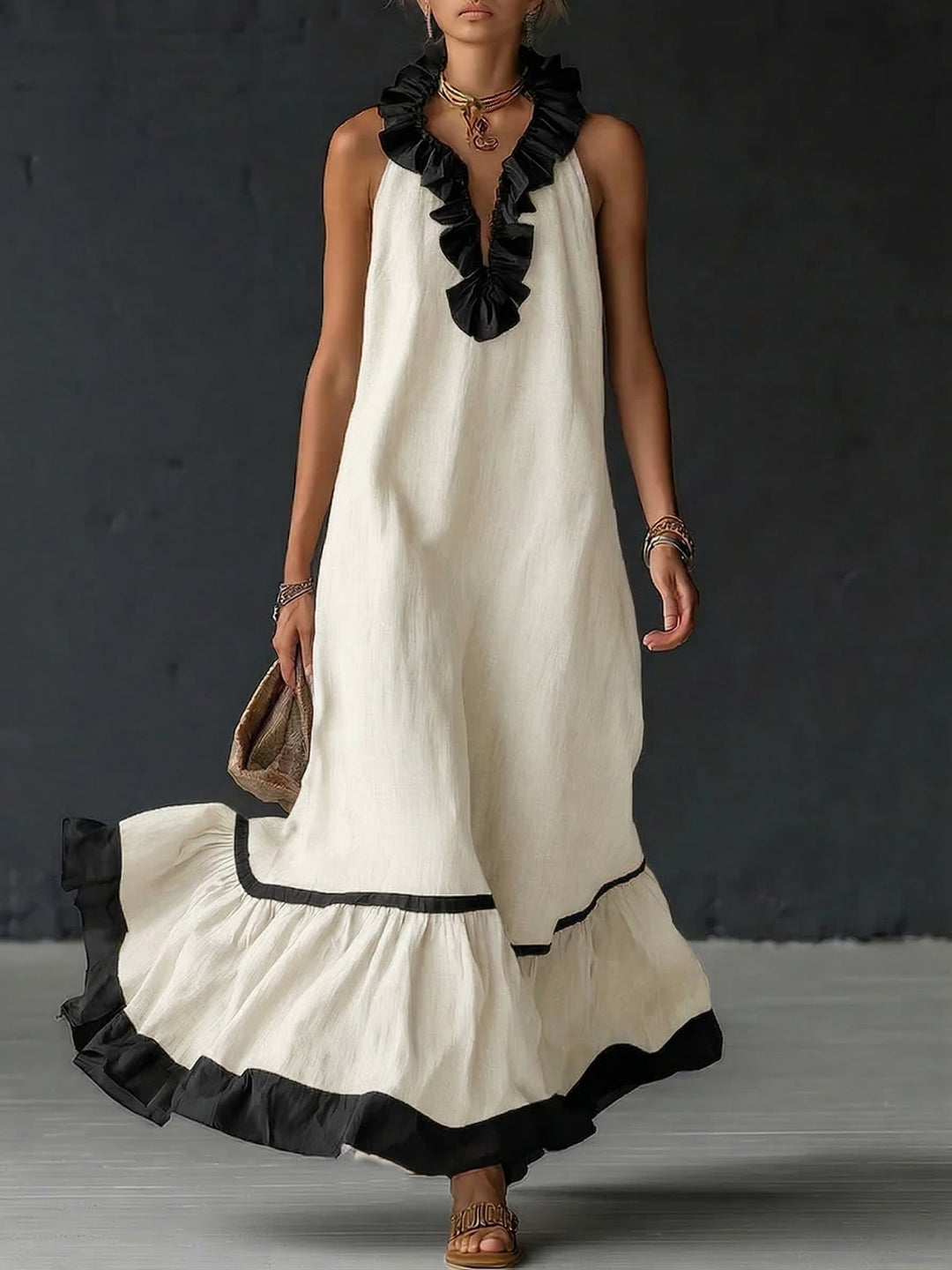 Escote cómodo de vestido maxi boho bicolor para mujer, volantes sutiles, ideal para primavera/verano. Algodón.