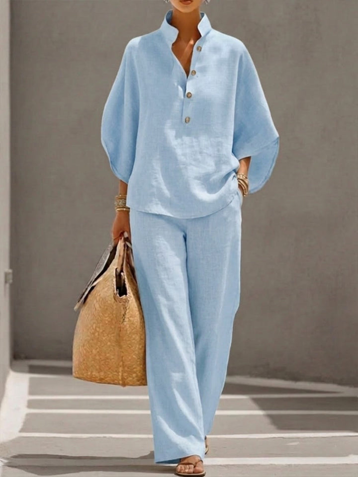 Elegante conjunto de verano de algodón para mujer con top de mangas murciélago y pantalón ancho. Estilo casual chic.
