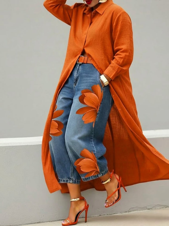 Outfit diario moderno: conjunto mujer con vestido camisero holgado y jeans florales. Elegancia relajada, primavera.