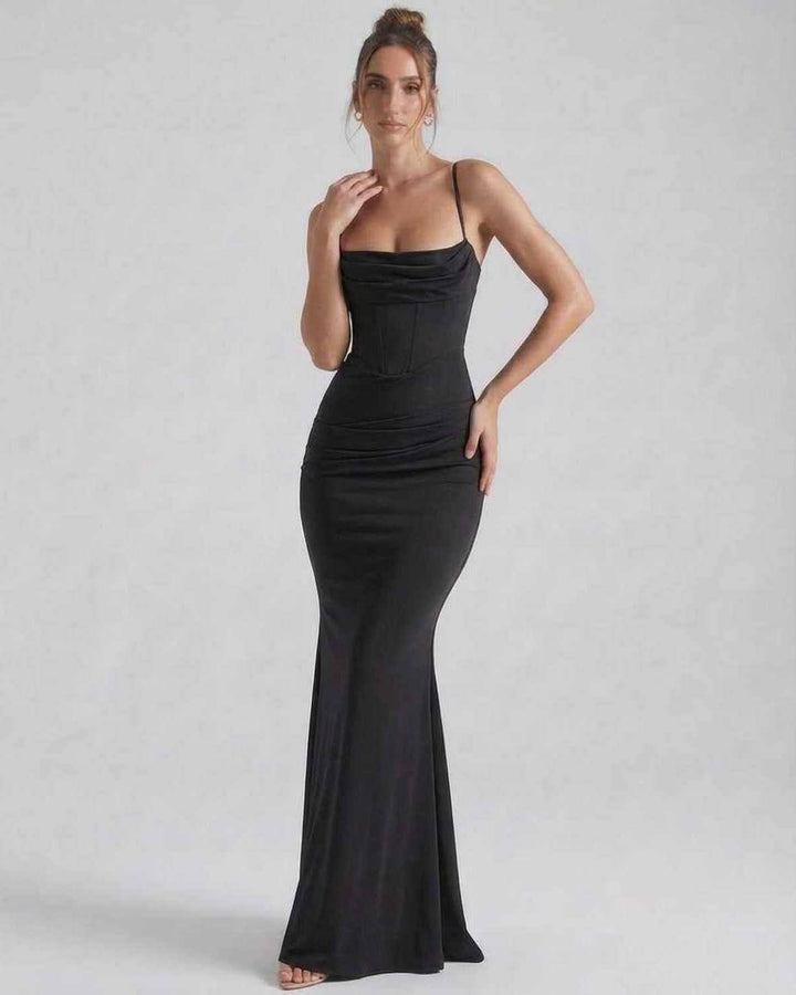 Vestido maxi blanco elegante, ajuste delgado, sin mangas, ideal para fiesta formal o coctel.