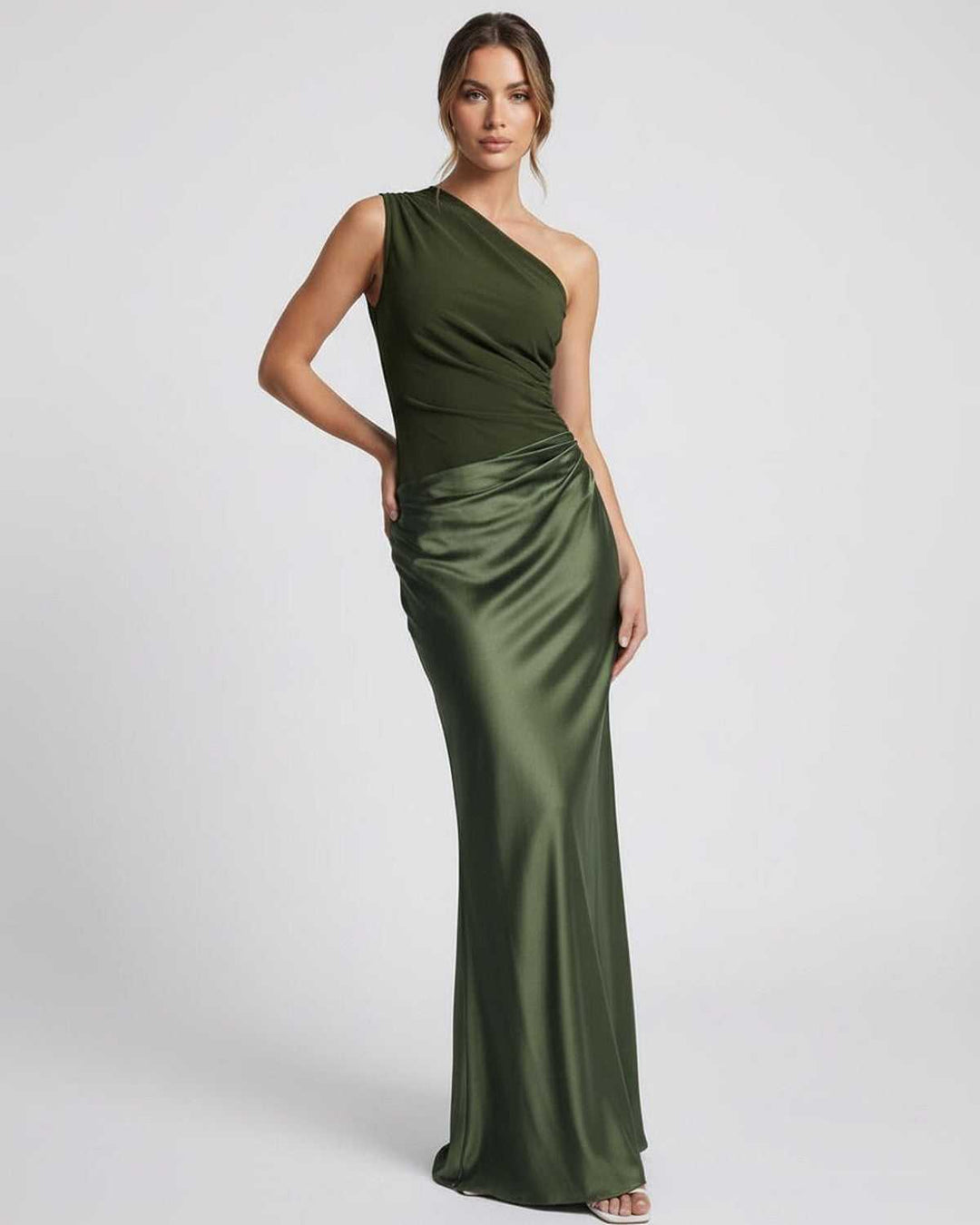 Vestido de noche maxi verde para mujer, con corte asimétrico de un hombro y cintura alta. Estilo elegante.