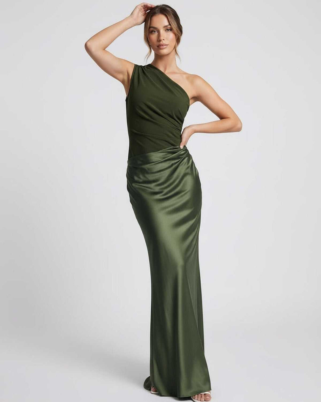 Vestido maxi verde sin mangas para mujer, con diseño de un hombro asimétrico y volantes. Muy elegante y formal.