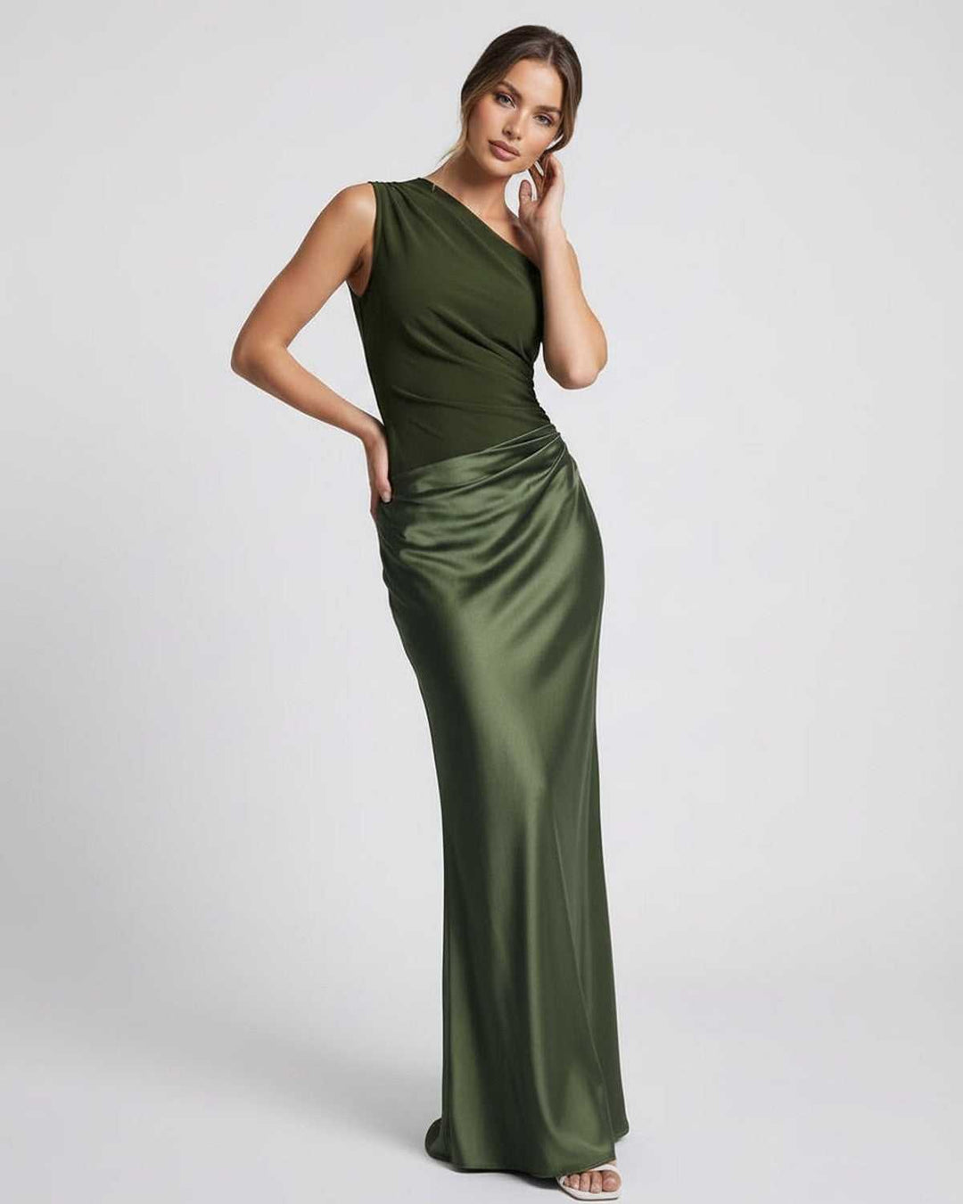 Vestido de un hombro verde para mujer, elegante y formal. Maxi largo con detalles asimétricos y volantes.