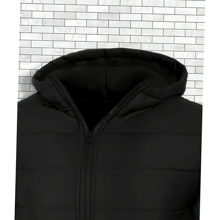 Chaqueta acolchada de hombre, resistente al viento, con capucha y acabado engomado. Comodidad casual y moderna.