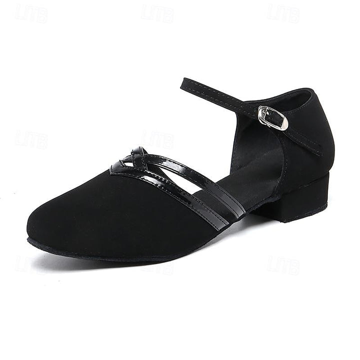 Zapatos de baile para mujer, flexibilidad y elegancia en calzado latino, confortables para salsa y bachata.