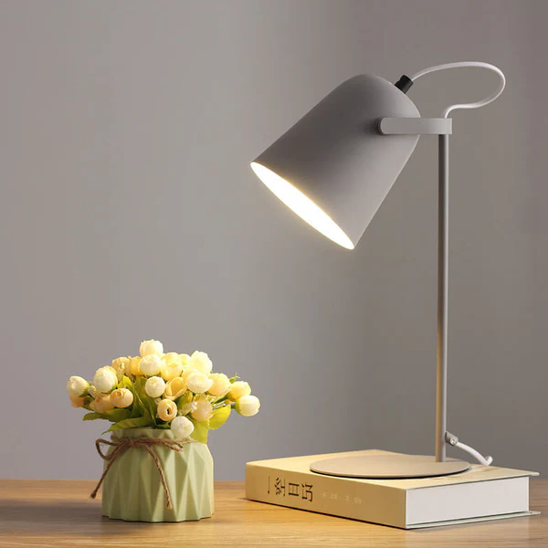 Lámpara de hierro macaron, diseño cubo. Iluminación moderna y ambiente para sala, dormitorio o estudio.