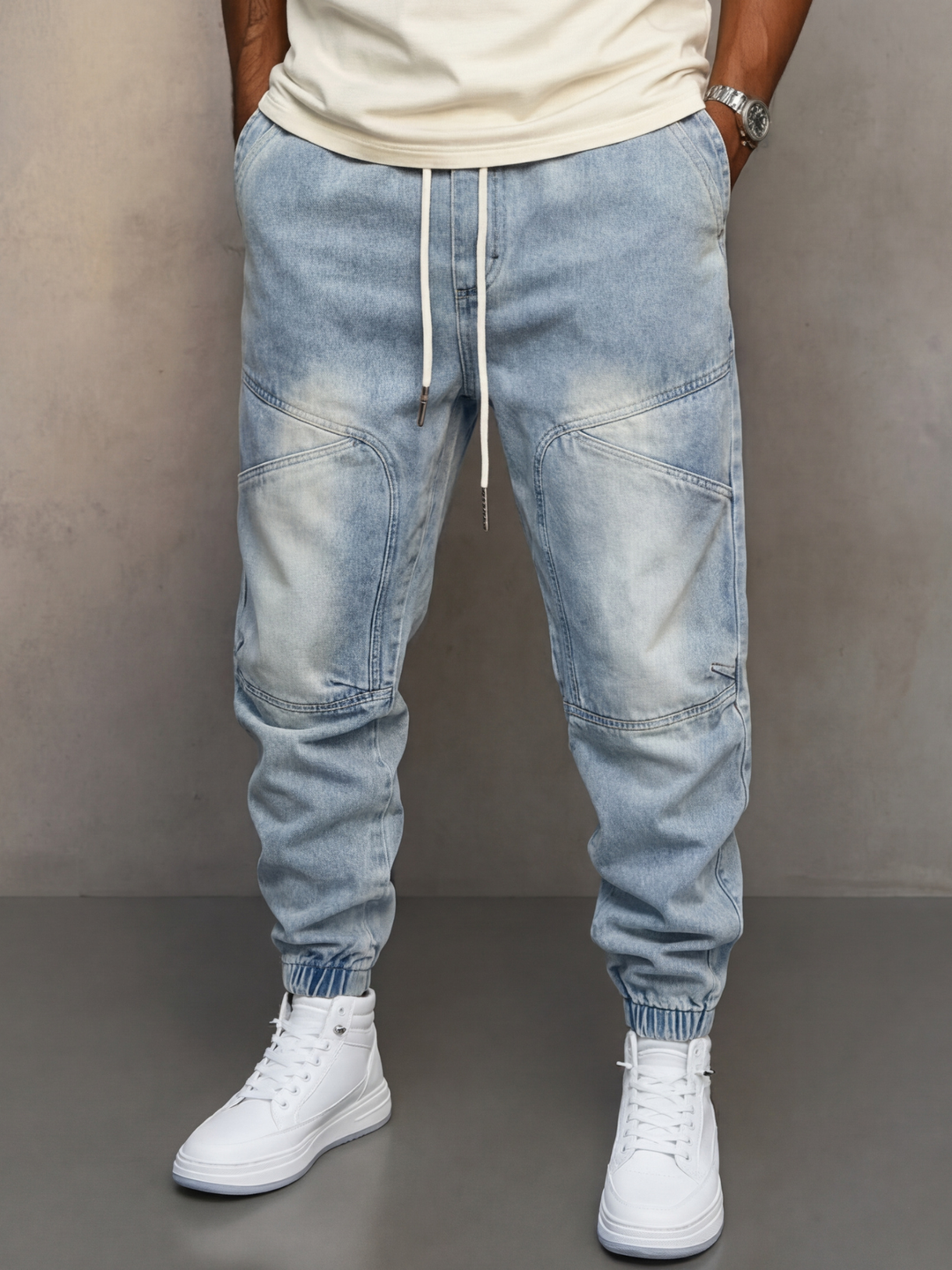Pantalón casual de hombre vaquero azul de corte amplio y relajado. Ideal para comodidad diaria.