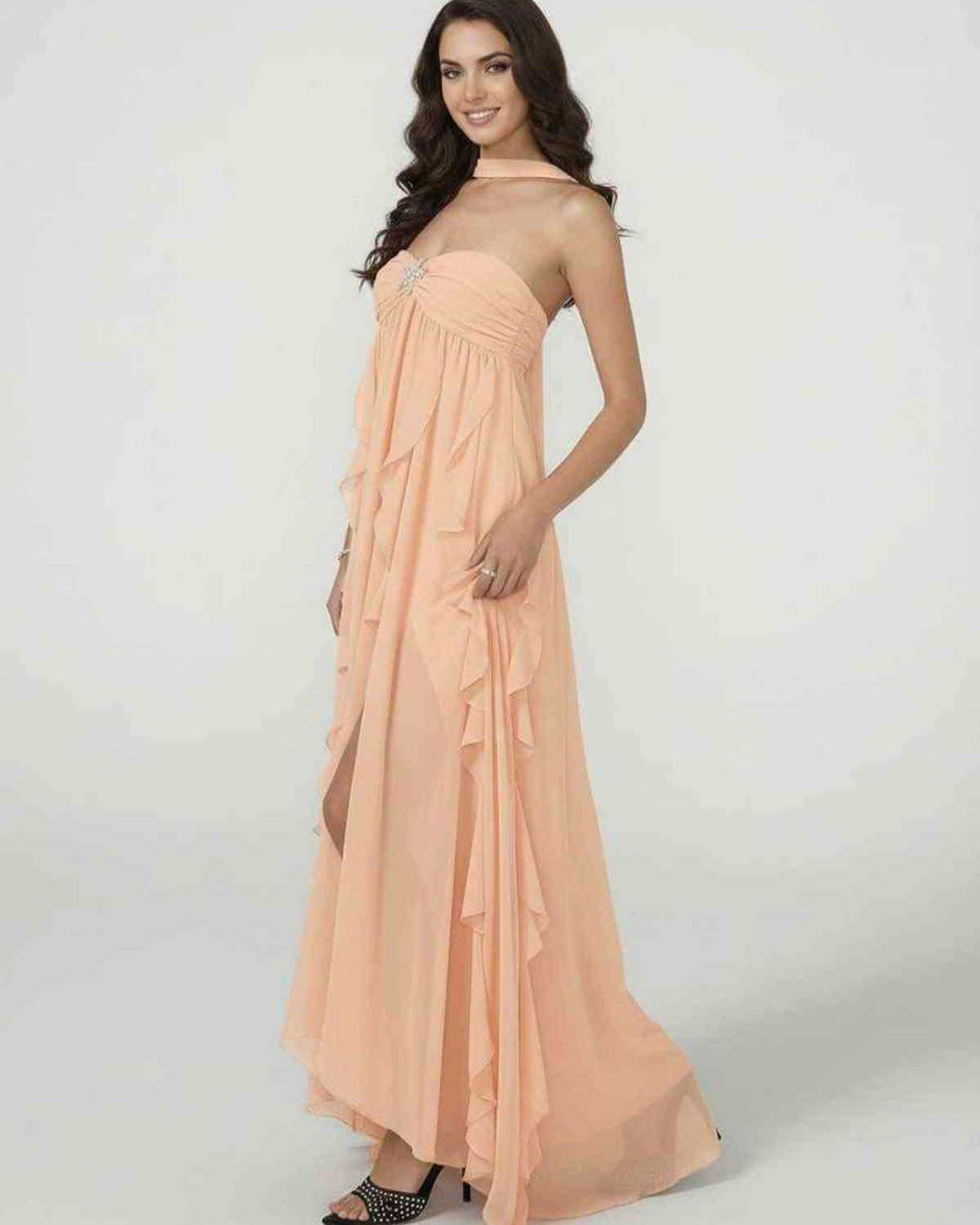 Ropa elegante: vestido largo de mujer sin tirantes, diseño femenino para eventos formales.