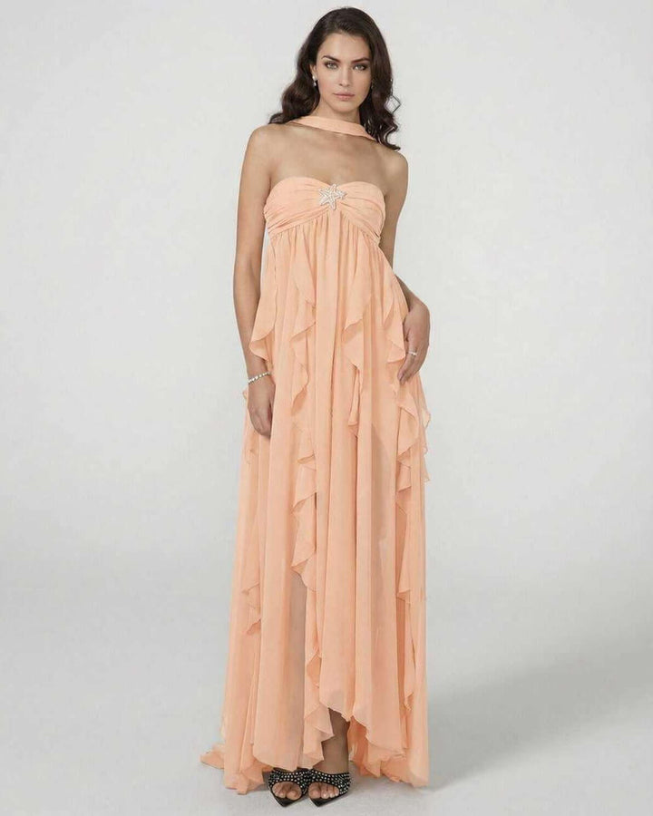 Vestido maxi sin tirantes elegante para mujer, perfecto para fiesta o evento especial.