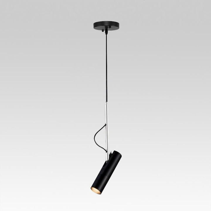 Elegante lámpara colgante negra cilíndrica. Iluminación focalizada moderna, perfecta para decoración de interiores.
