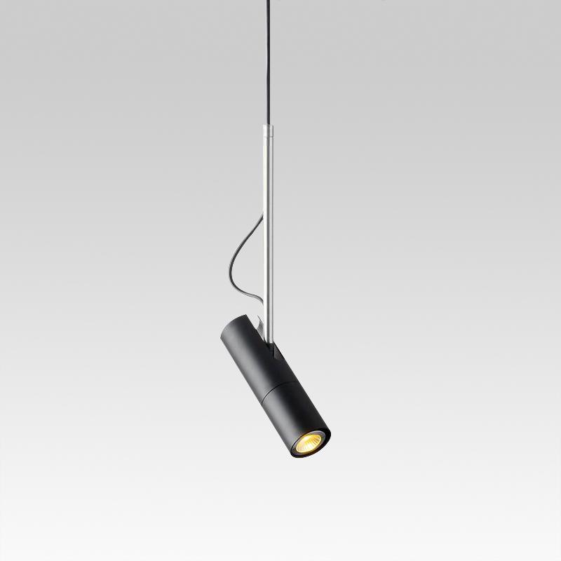 Lámpara colgante moderna de una luz. Diseño cilíndrico negro para iluminación interior, hogar y techo minimalista.