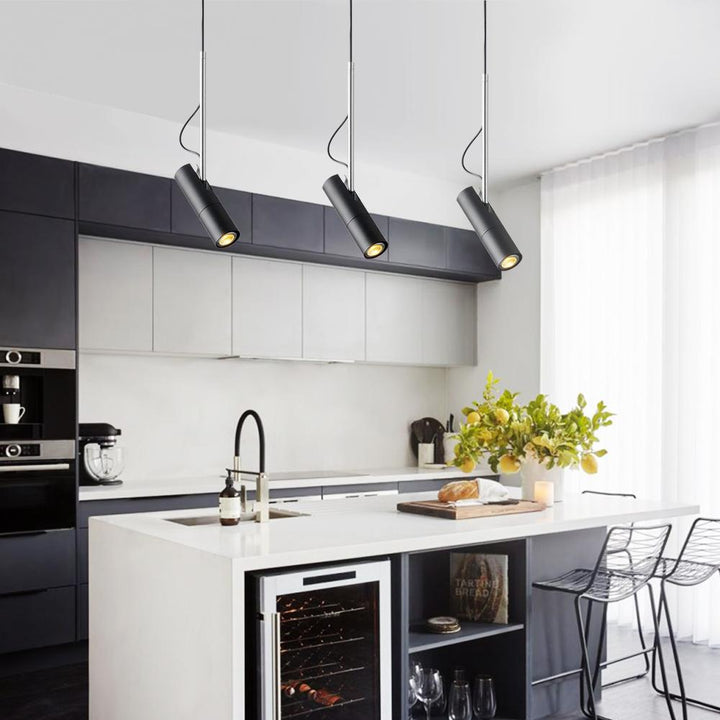 Lámpara colgante moderna de una luz. Iluminación contemporánea para interiores, diseño elegante y decoración de techo.