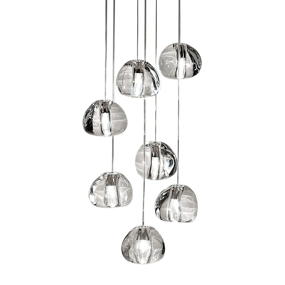 Iluminación moderna con lámpara de techo de cristal estilo cascada. Luz LED para comedor o cocina.