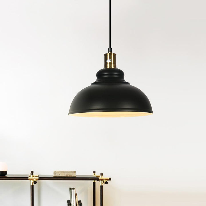 Lámpara colgante negra estilo industrial única, perfecta para la decoración del hogar.