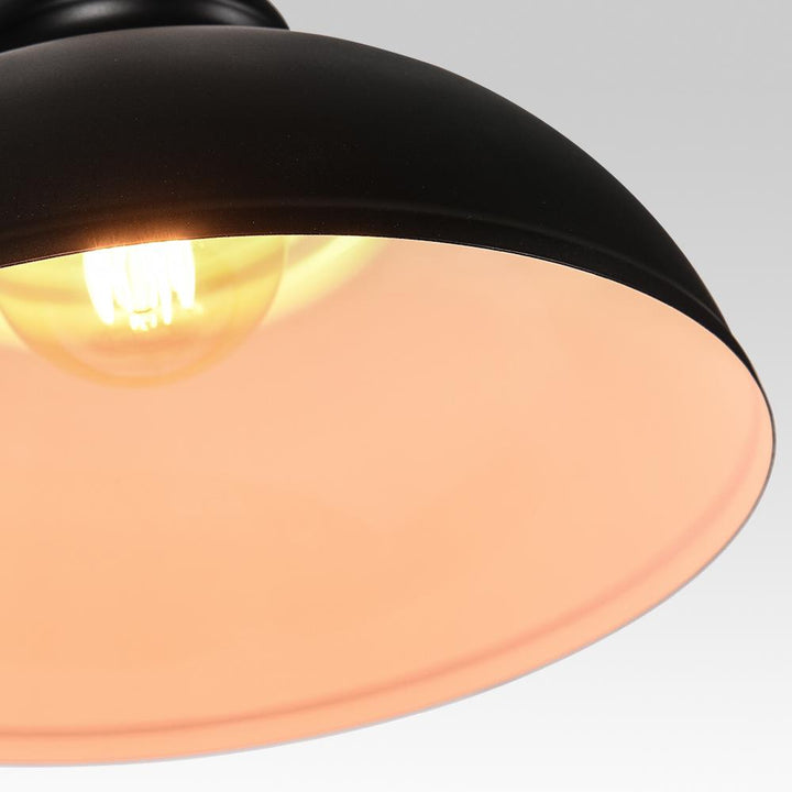 Lámpara colgante negra tipo domo, iluminación industrial moderna para tu hogar.