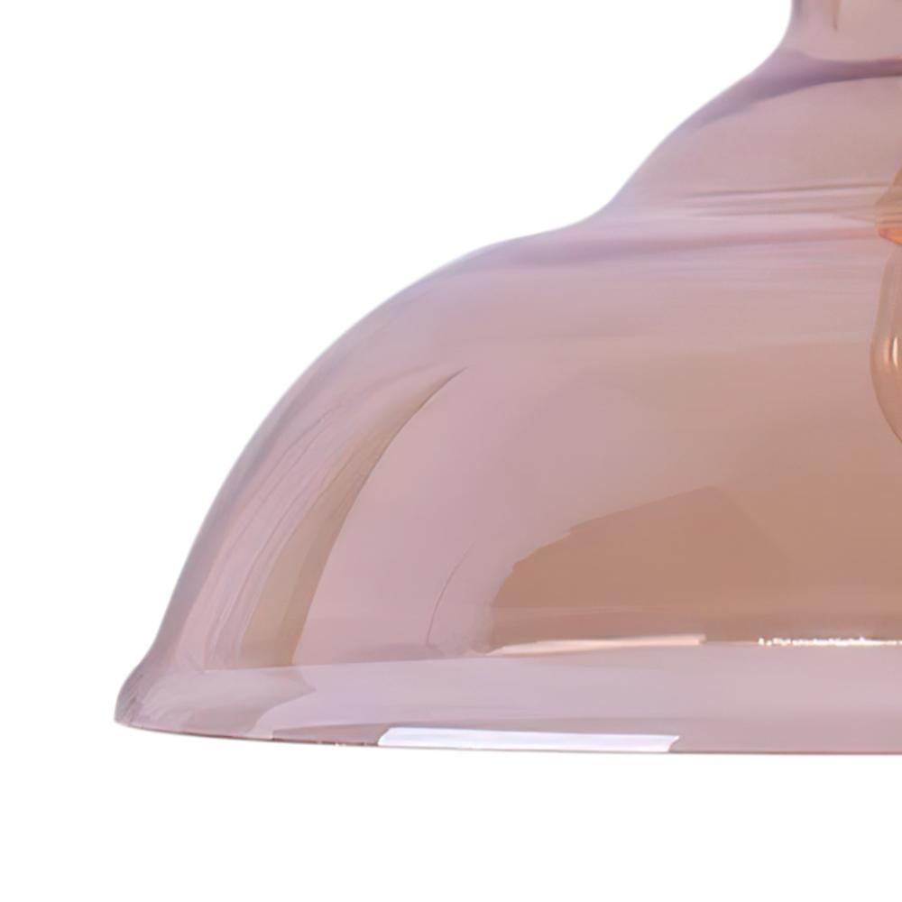 Decoración de hogar con lámpara colgante de vidrio ámbar. Iluminación moderna con diseño de cúpula elegante.