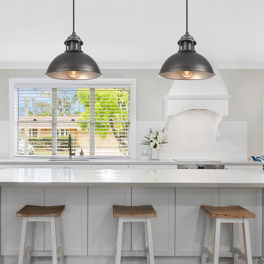 Lámpara de techo estilo industrial con cúpula, perfecta para decorar cocinas y hogares.