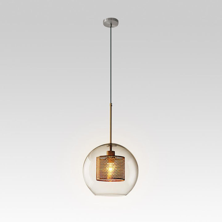 Acento decorativo moderno: lámpara de globo colgante dorado, iluminación interior ajustable.