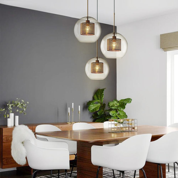 Lámpara colgante de globo moderna para interior, diseño chic y minimalista, iluminación elegante.