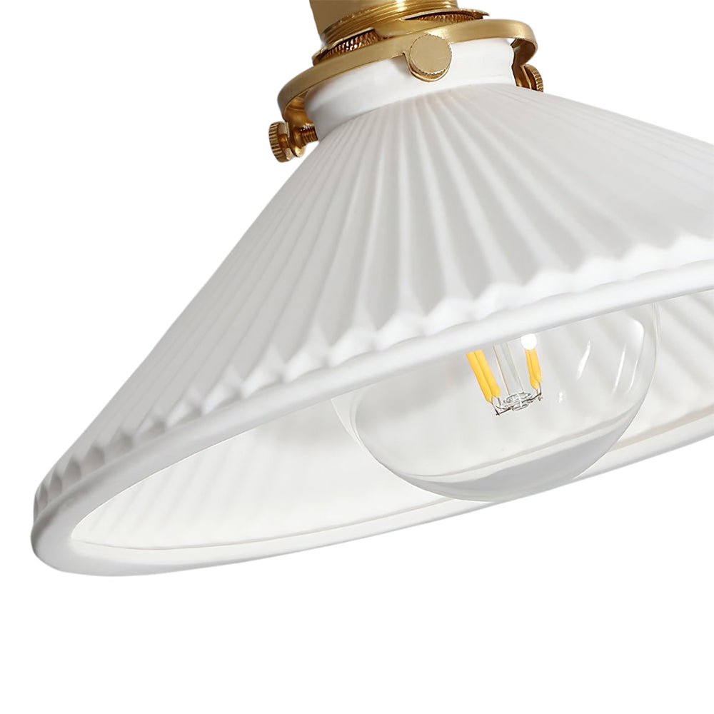 Lámpara colgante estilo granja moderna, cono blanco. Ideal para techos altos o inclinados.