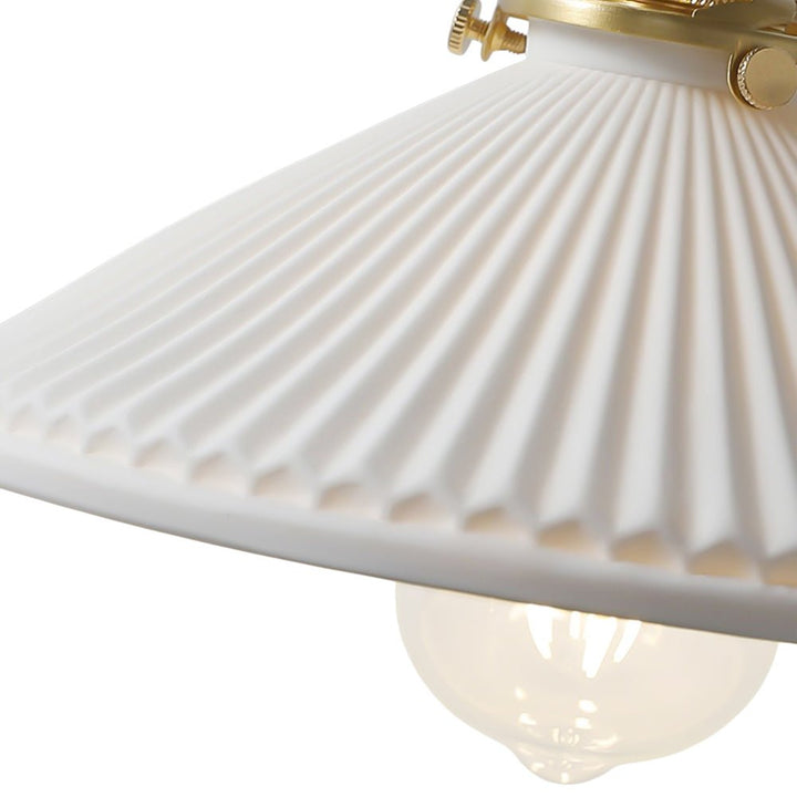 Lámpara decorativa cónica blanca, diseño vintage dimmable. Aporta luz y estilo a tu espacio.