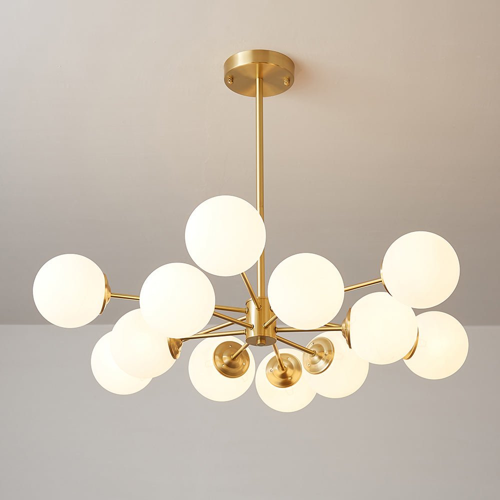 Iluminación retro Sputnik: 12 globos de cristal burbuja. Candelabro Mid-Century dorado.