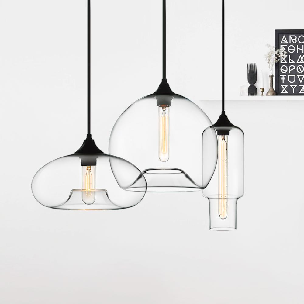 Lámpara colgante moderna negra de 3 luces con pantallas de cristal geométricas, ideal para sala y cocina.
