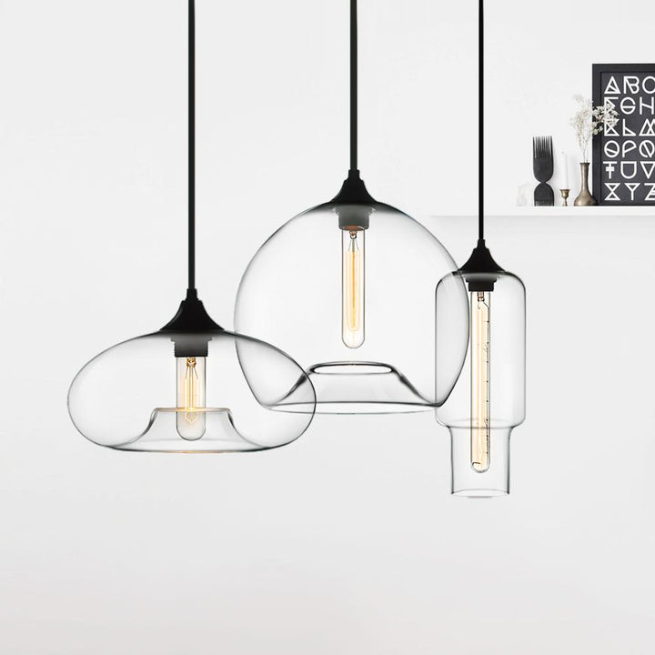 Lámpara colgante moderna negra de 3 luces con pantallas de cristal geométricas, ideal para sala y cocina.