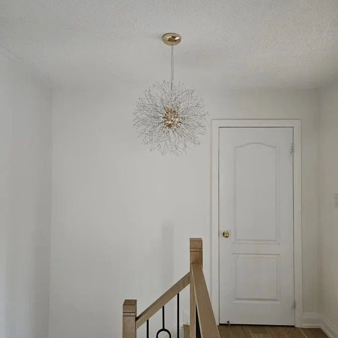 Araña moderna dorada, 9 brazos de cristal con luces, ideal para comedor.