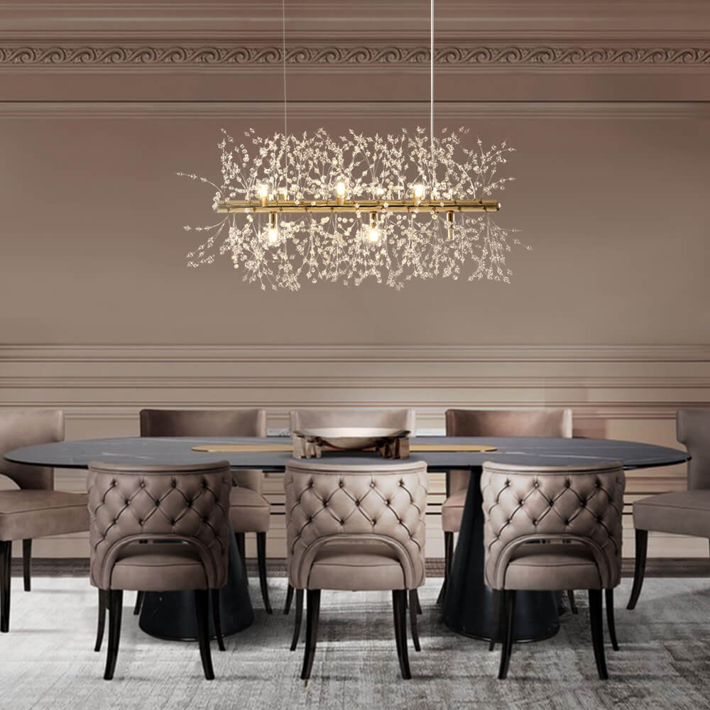 Elegante candelabro lineal de cristal con 9 luces, ideal para decorar comedores modernos.