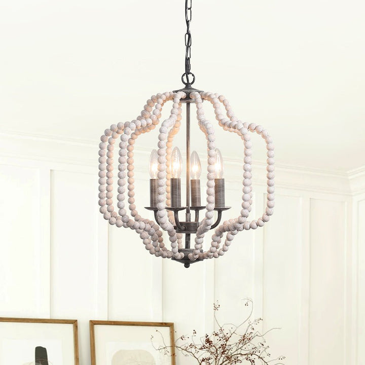 Araña de techo estilo boho-chic con cuentas de madera natural y 4 focos. Iluminación colgante.