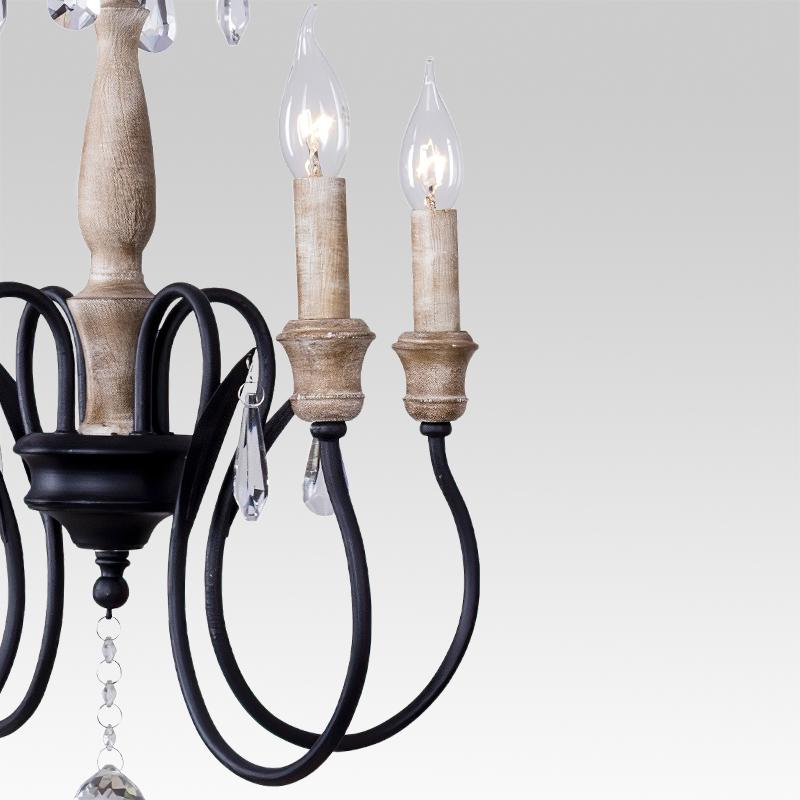Candelabro clásico rústico para techo, 4 luces. Estructura de madera con toques de cristal para un hogar elegante.
