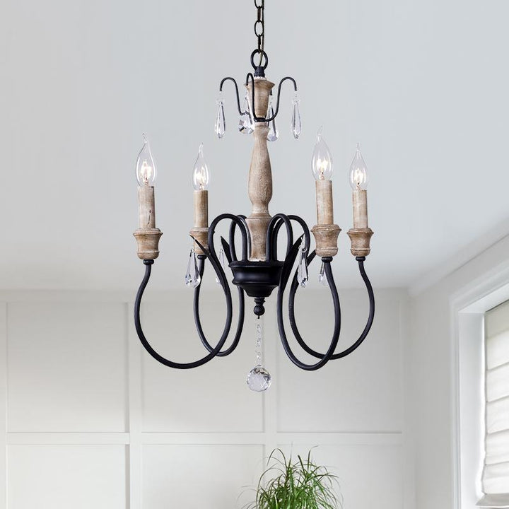 Candelabro clásico de cristal y madera para techo. Iluminación elegante de 4 luces para hogar rústico.