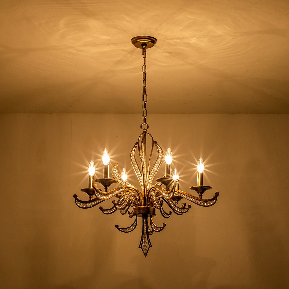 Candelabro antiguo de cristal francés de 6 brazos, estilo vela, perfecto para ambientes vintage y elegantes.