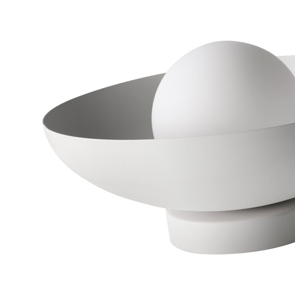 Luz de techo semi-empotrada de diseño contemporáneo, cúpula de vidrio. Disponible en blanco o negro para el hogar.